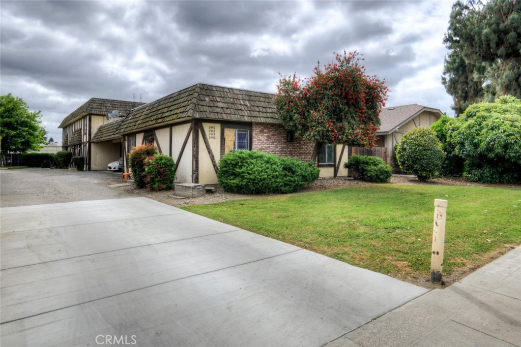 2440 S Sallee Ct, Visalia, CA 93277