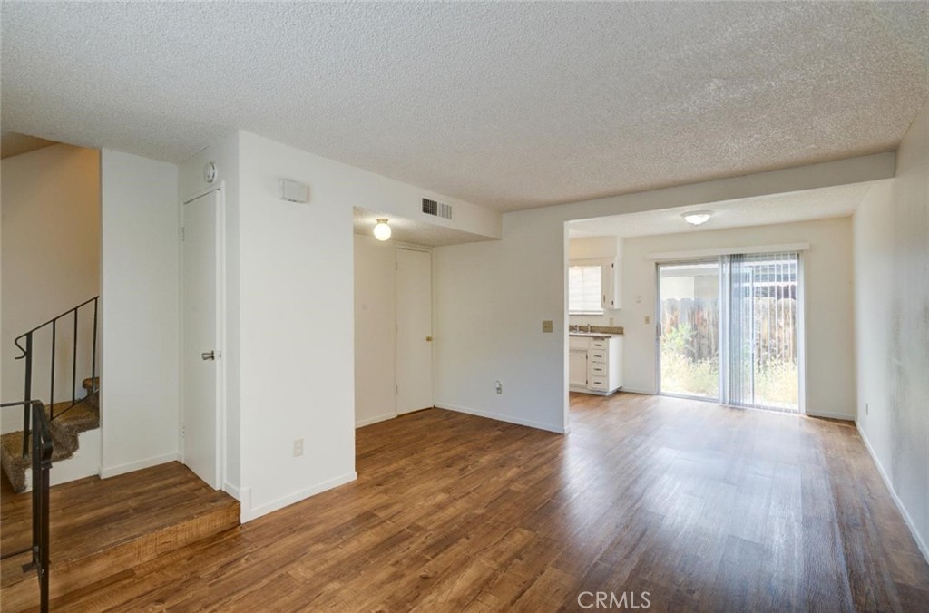 2440 S Sallee Ct, Visalia, CA 93277