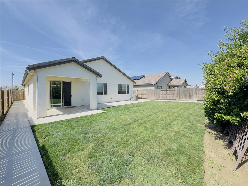 1620 W Porter, Visalia, CA 93291