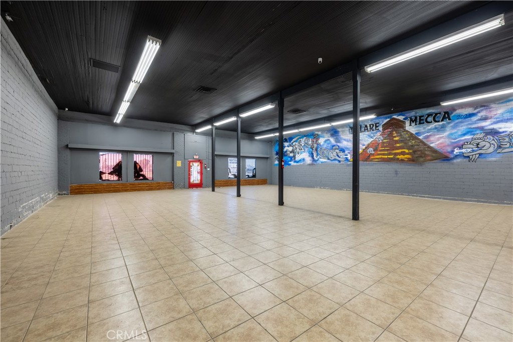 460 S K St, Tulare, CA 93274