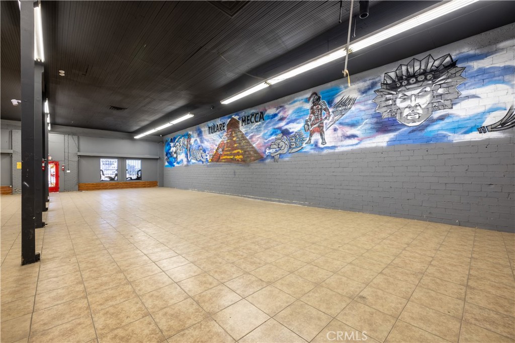 460 S K St, Tulare, CA 93274