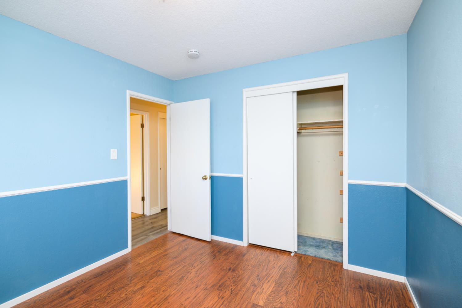 548 W Dennis Dr, Clovis, CA 93612