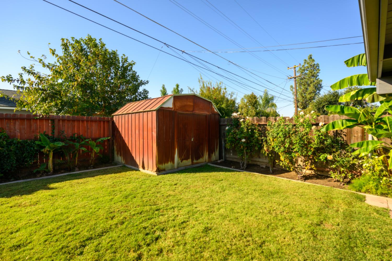 548 W Dennis Dr, Clovis, CA 93612