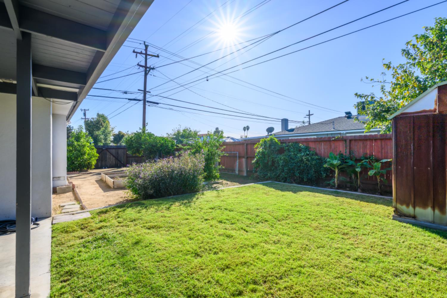 548 W Dennis Dr, Clovis, CA 93612