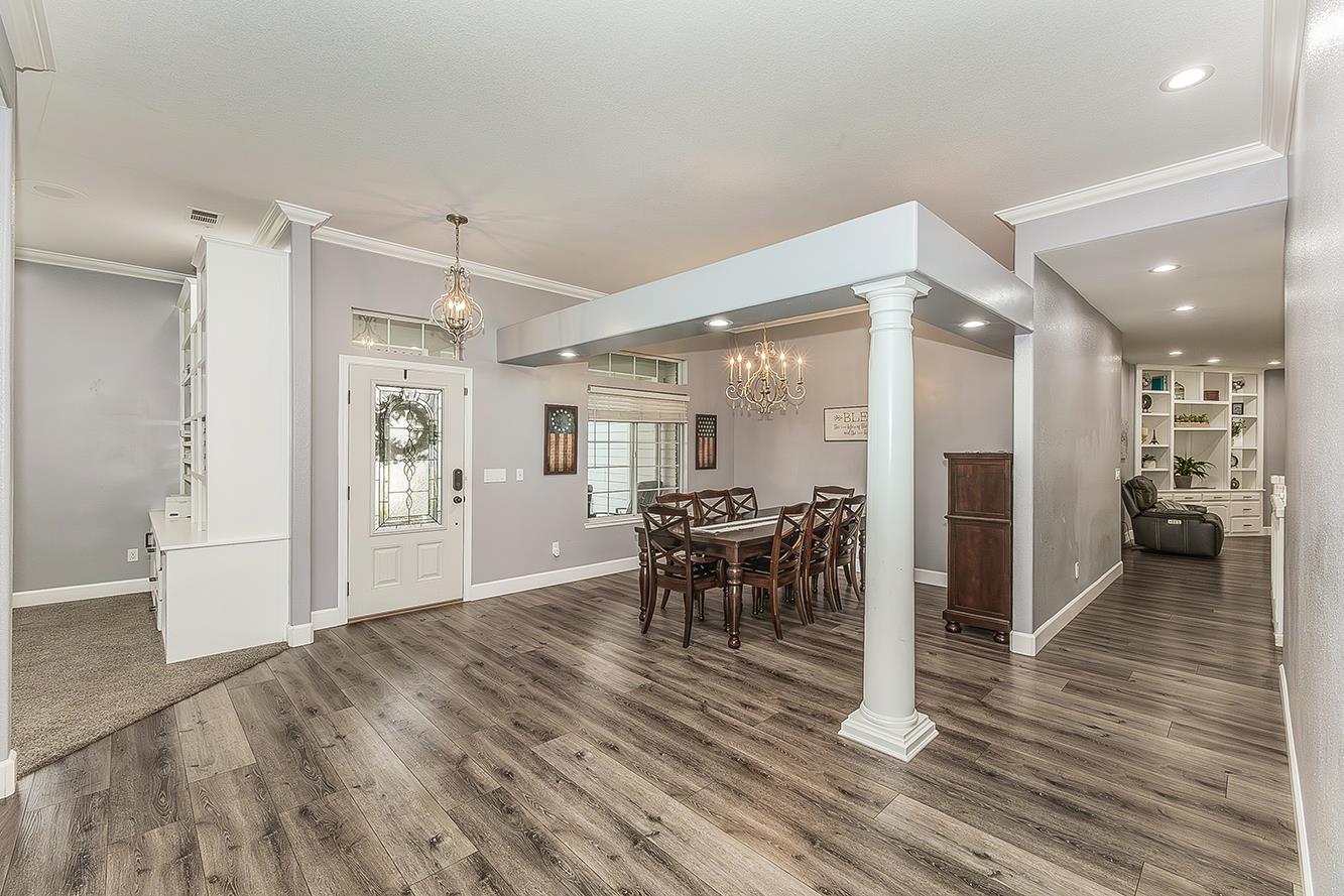 2409 SE Cottonwood Cir, Visalia, CA 93277