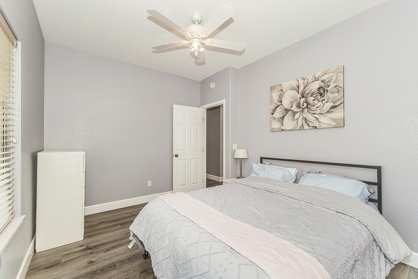 2409 SE Cottonwood Cir, Visalia, CA 93277