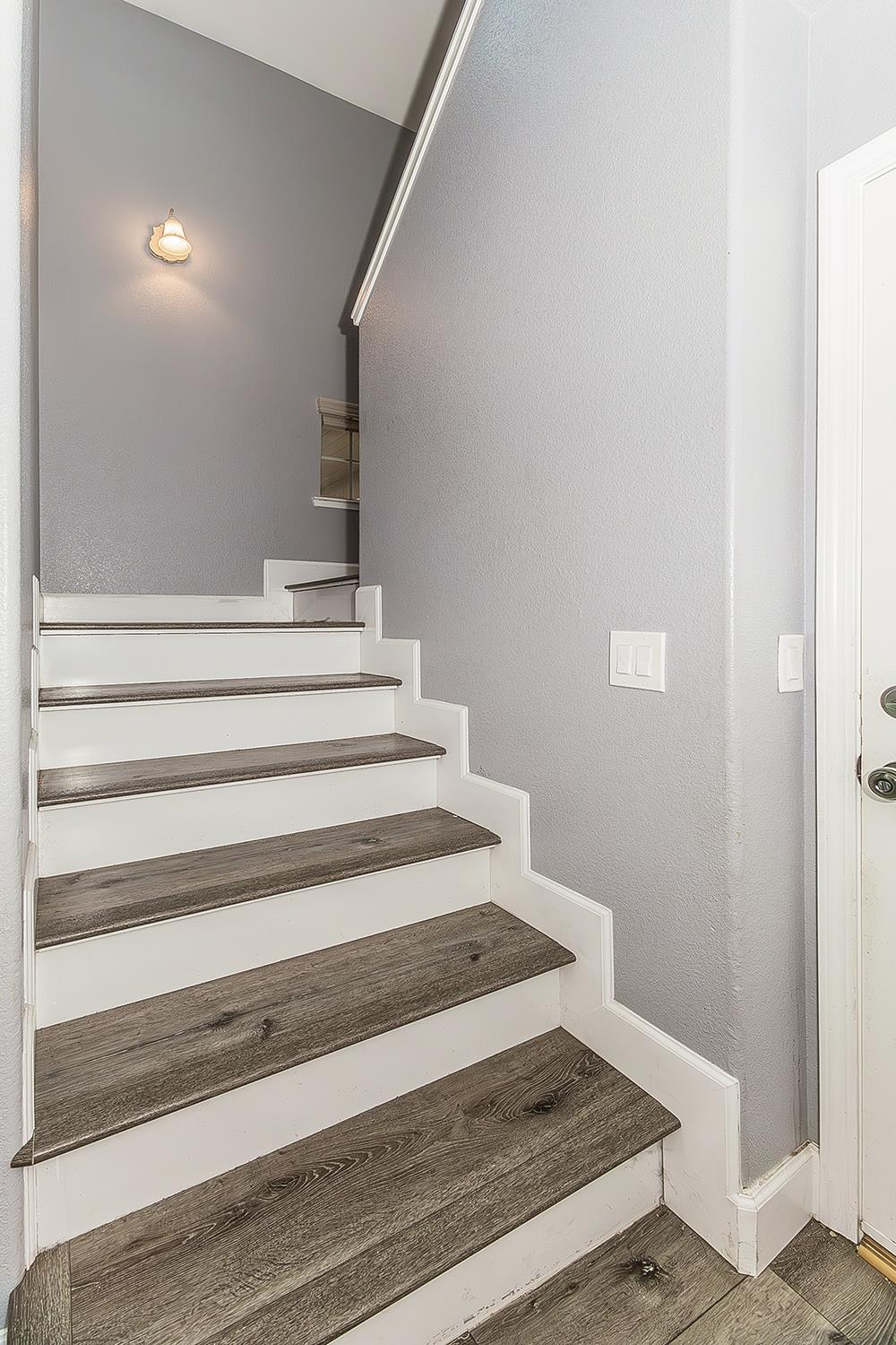 2409 SE Cottonwood Cir, Visalia, CA 93277