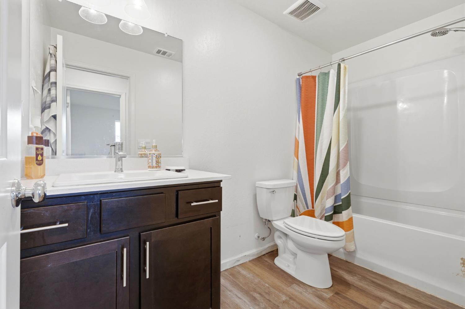 2456 Wolf Creek Pl, Tulare, CA 93274