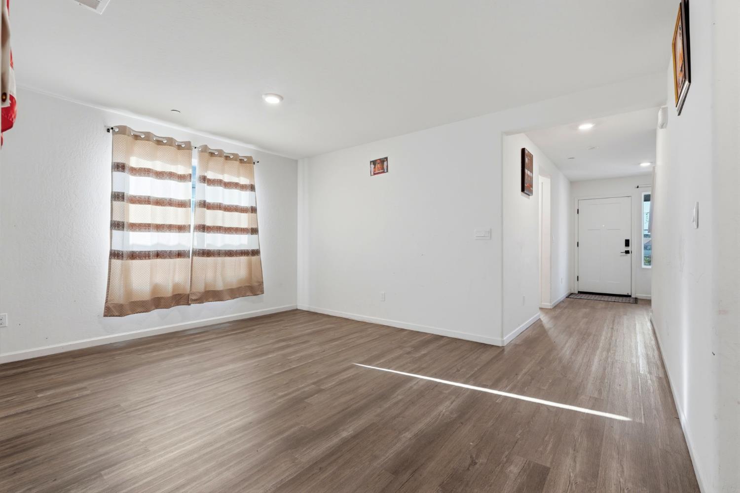 2456 Wolf Creek Pl, Tulare, CA 93274