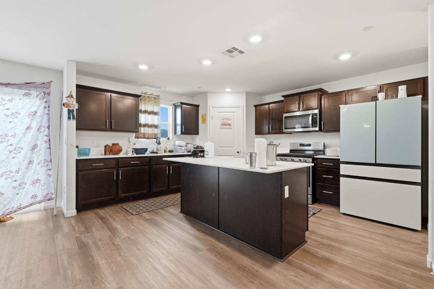 2456 Wolf Creek Pl, Tulare, CA 93274