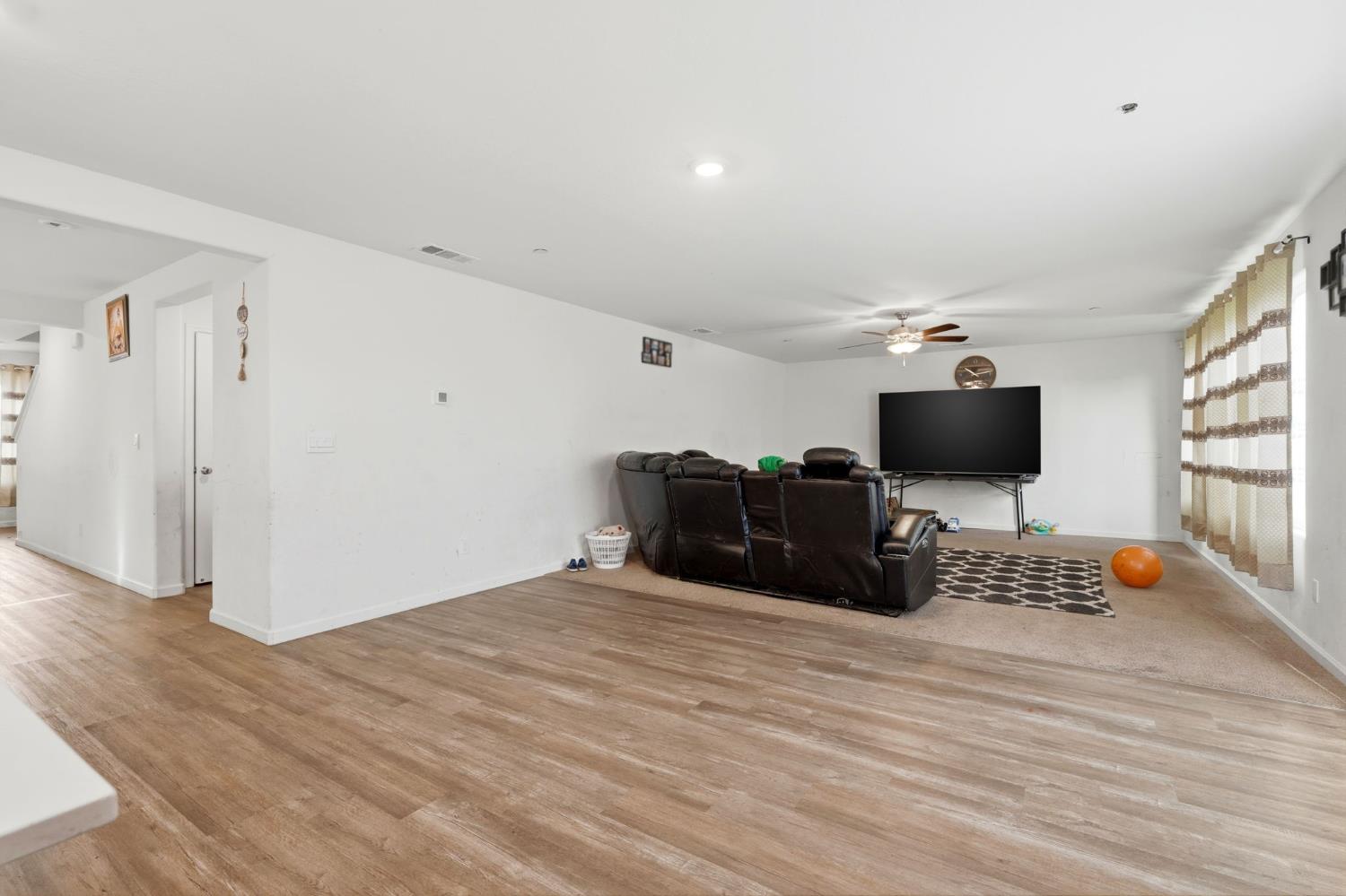 2456 Wolf Creek Pl, Tulare, CA 93274