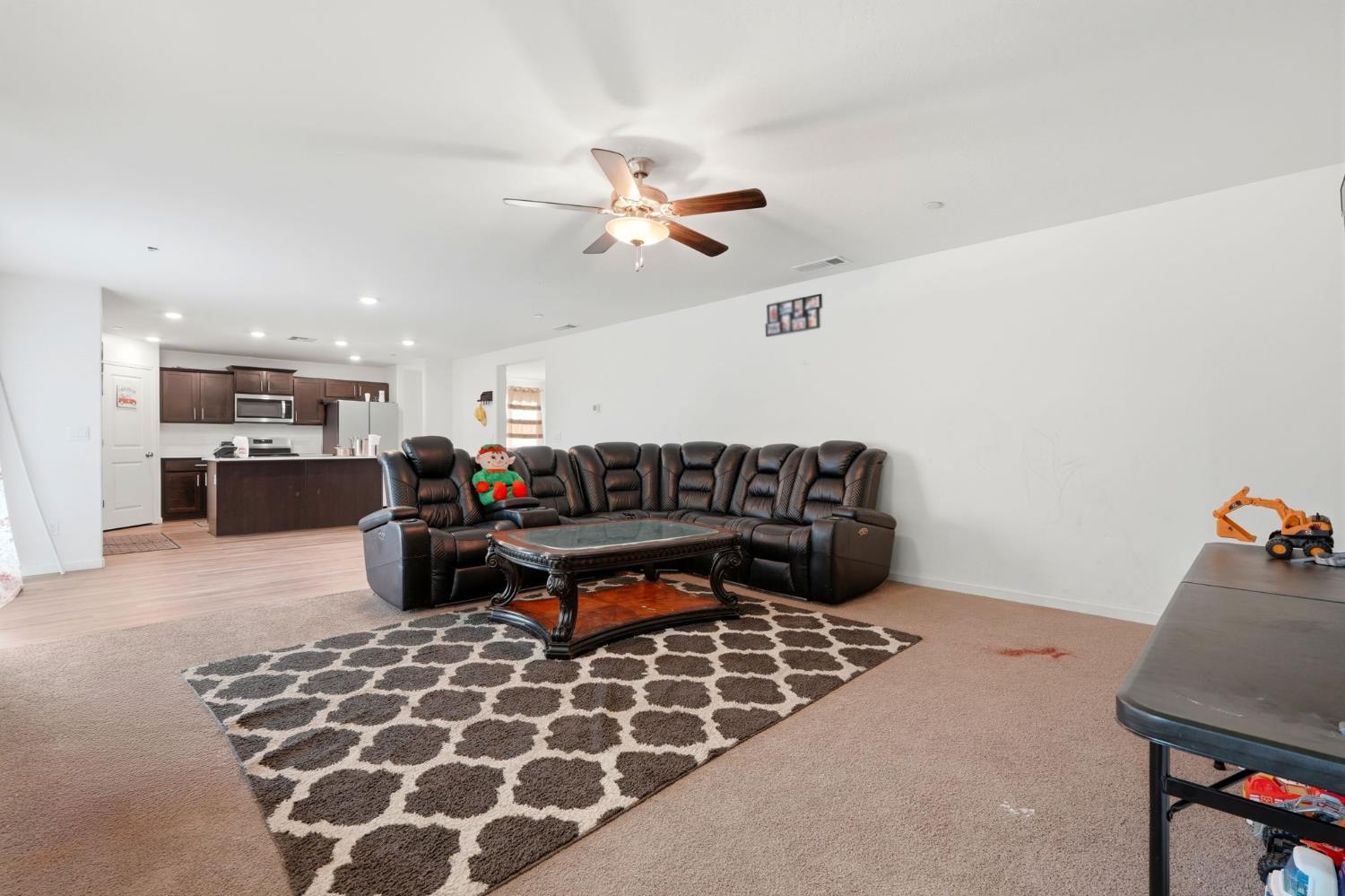 2456 Wolf Creek Pl, Tulare, CA 93274