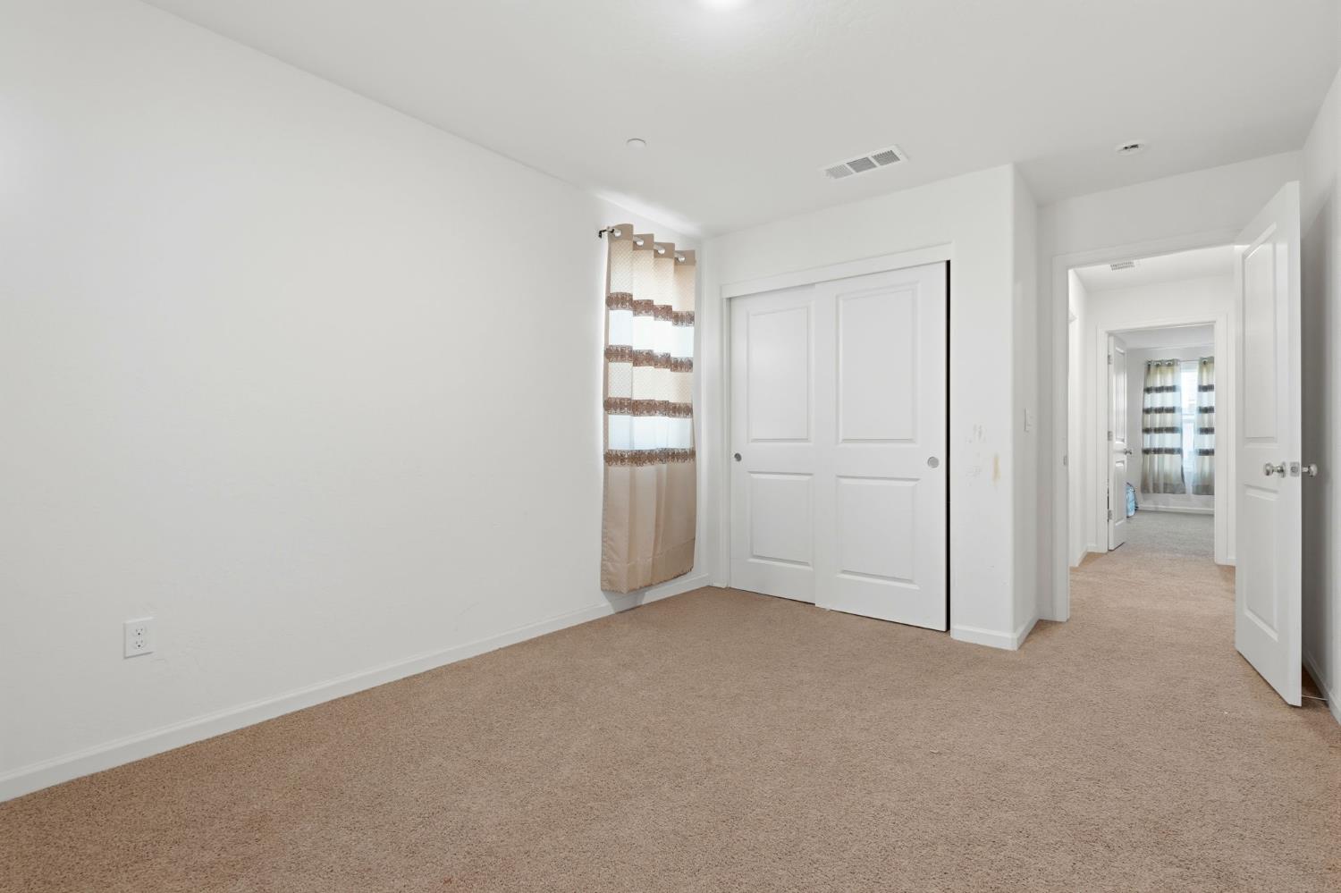 2456 Wolf Creek Pl, Tulare, CA 93274