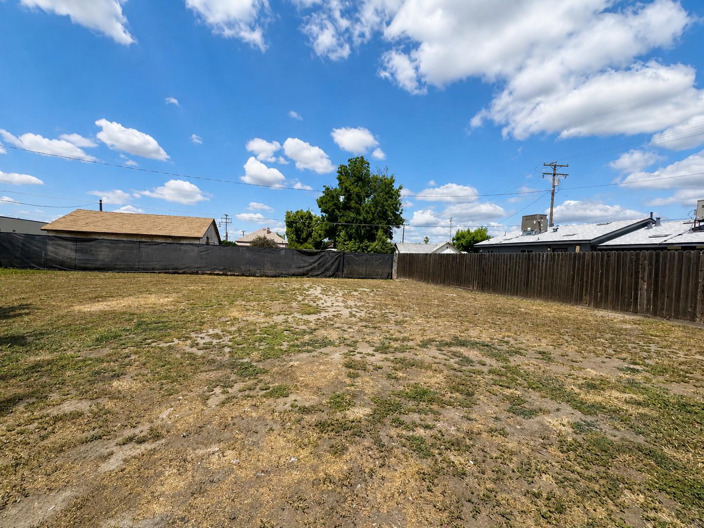 13936 Front St, Armona, CA 93202