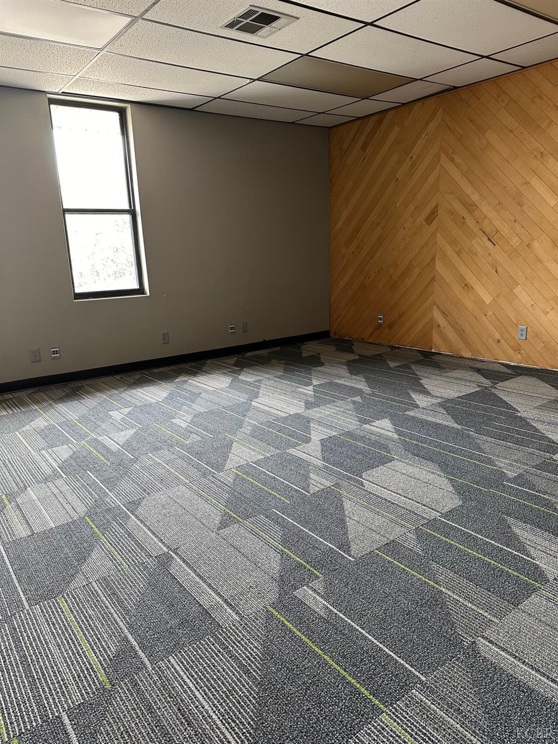 1942 S Court St, Visalia, CA 93277