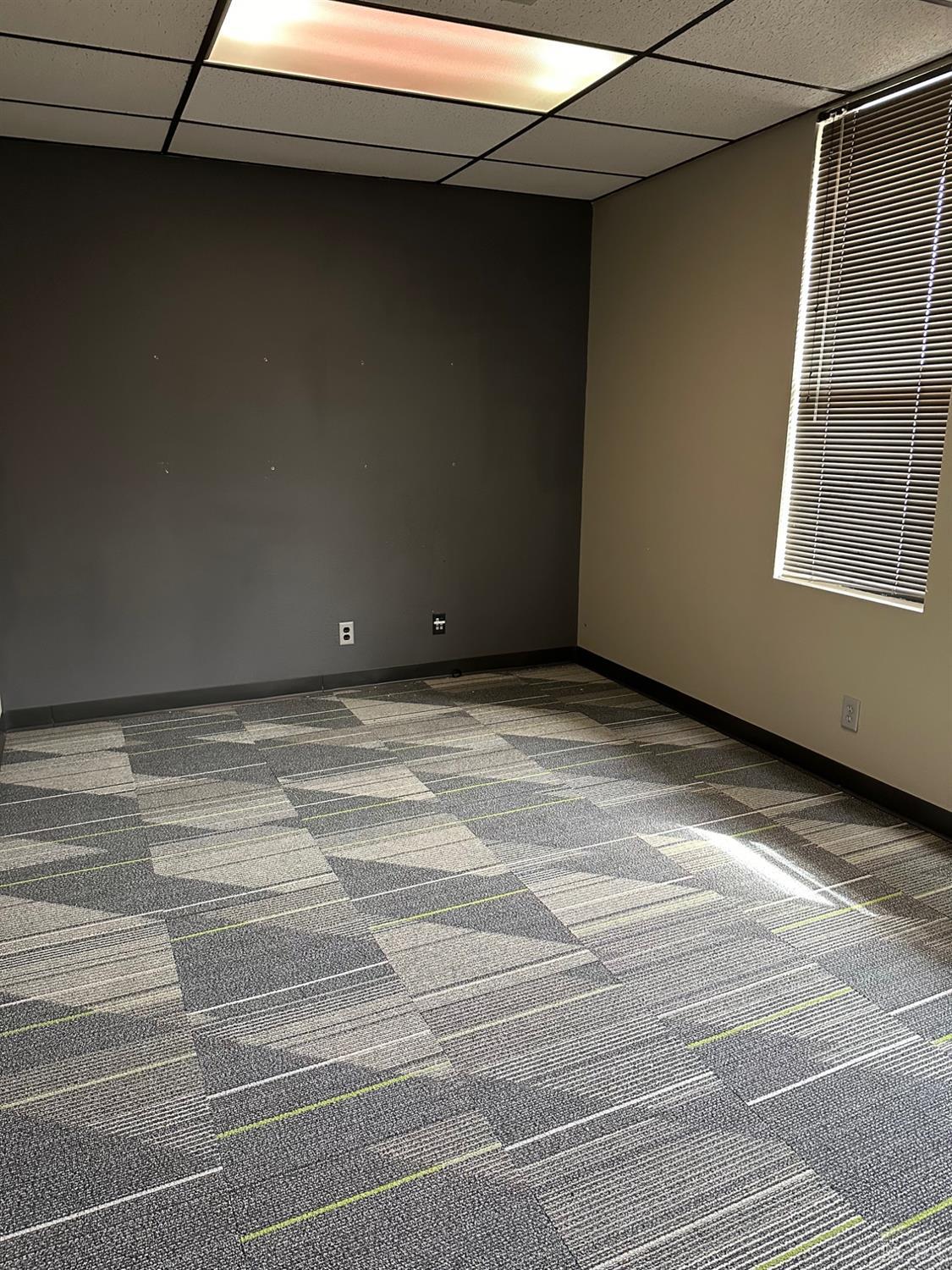 1942 S Court St, Visalia, CA 93277