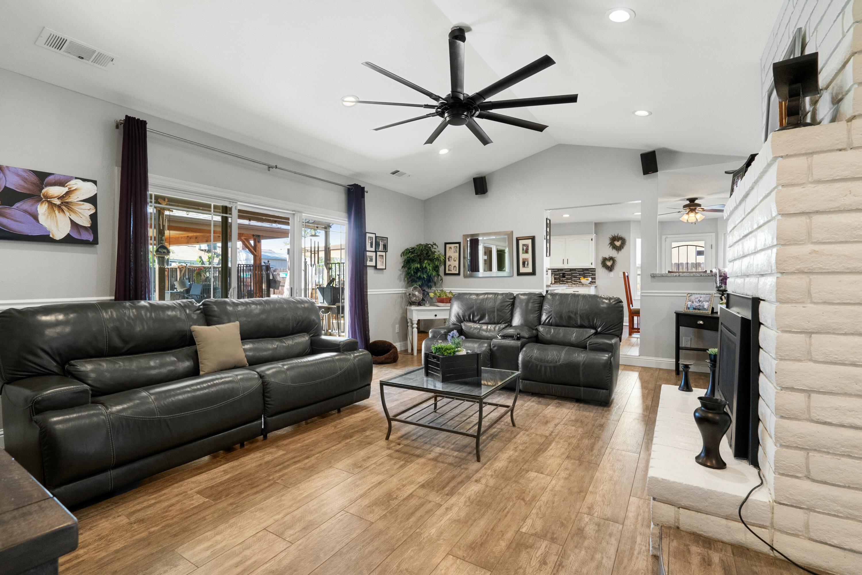 1103 N Vista St, Visalia, CA 93292