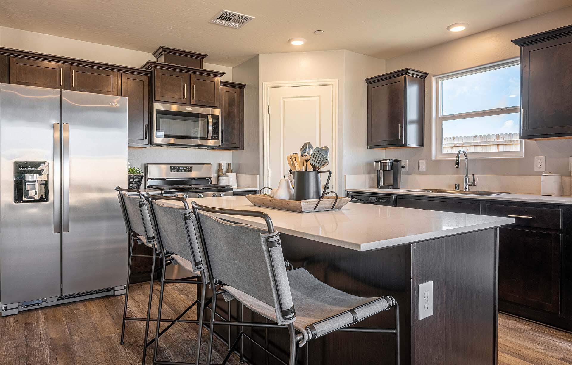 6946 W Grove Ave #1038 Sr, Visalia, CA 93291