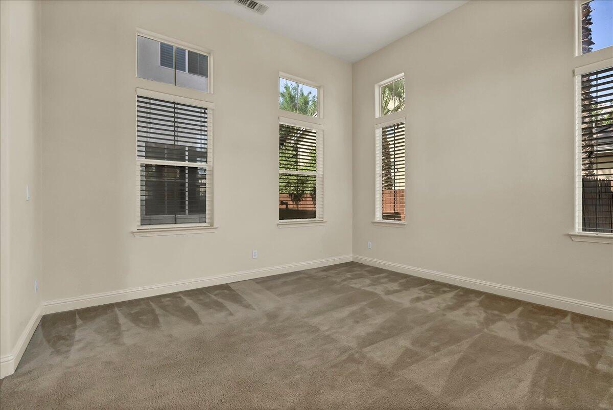 2591 Riviera Ct, Tulare, CA 93274