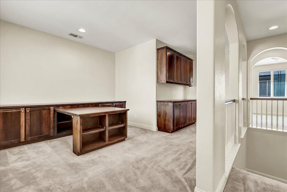 2591 Riviera Ct, Tulare, CA 93274