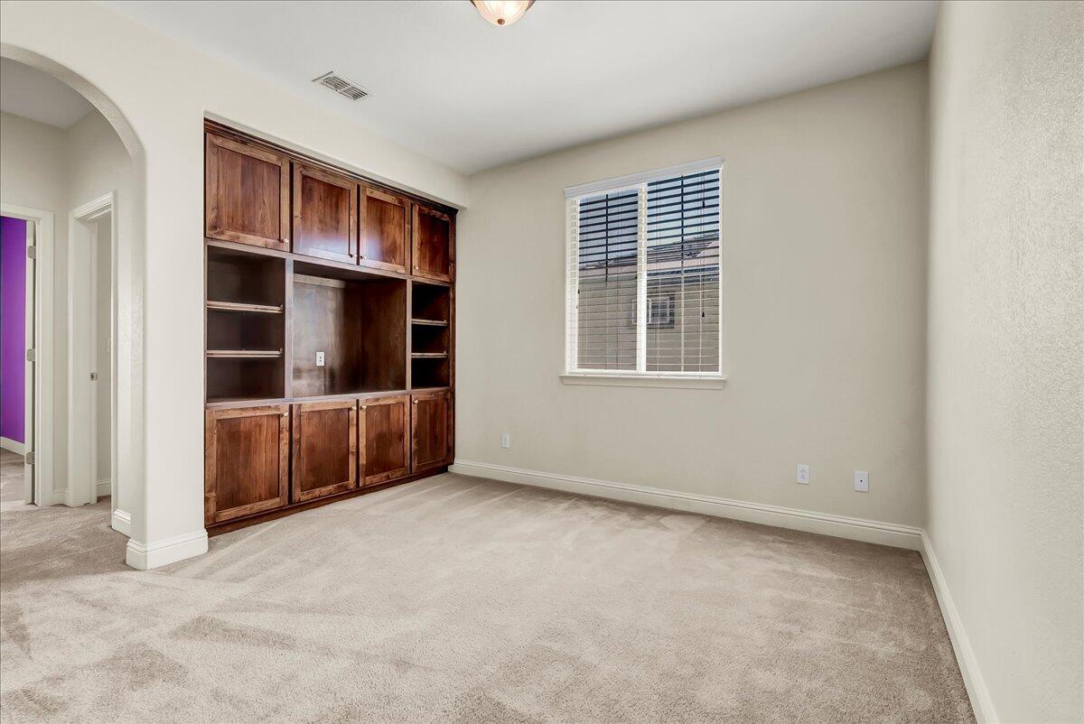 2591 Riviera Ct, Tulare, CA 93274