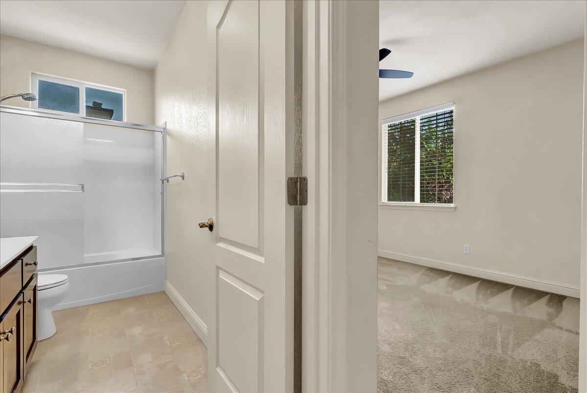 2591 Riviera Ct, Tulare, CA 93274