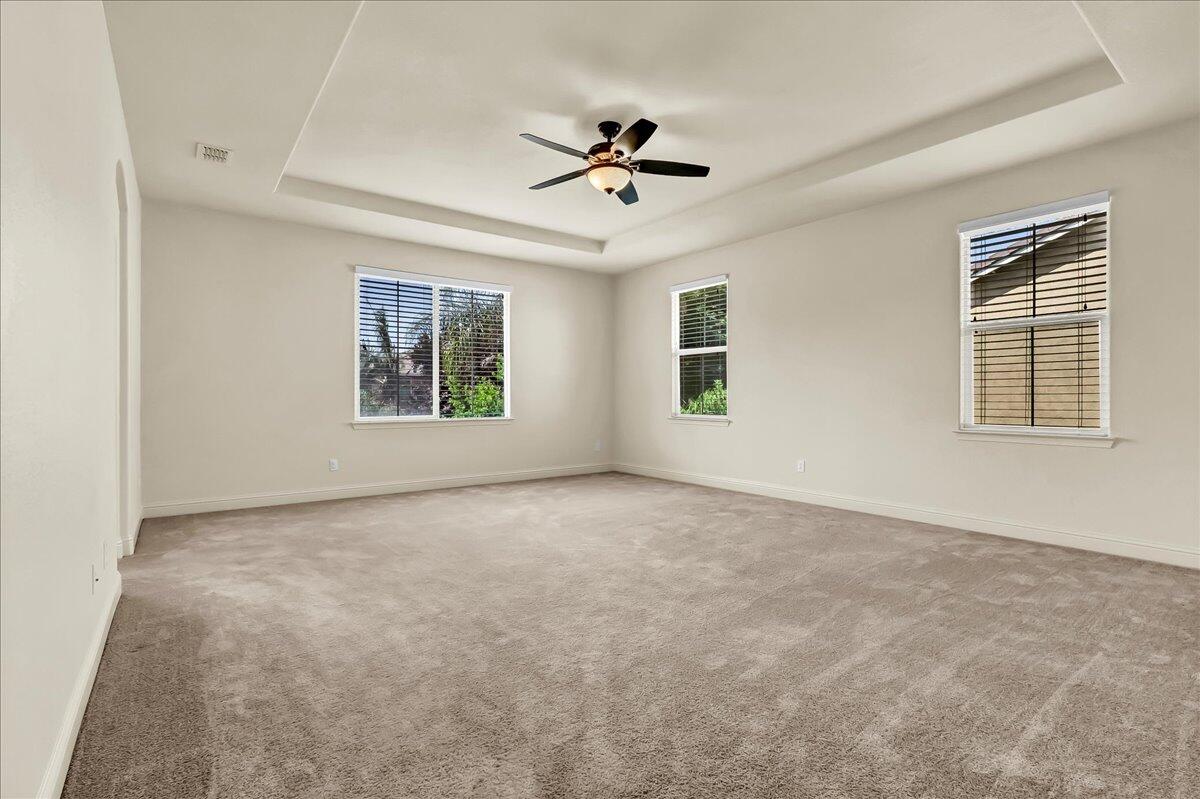 2591 Riviera Ct, Tulare, CA 93274