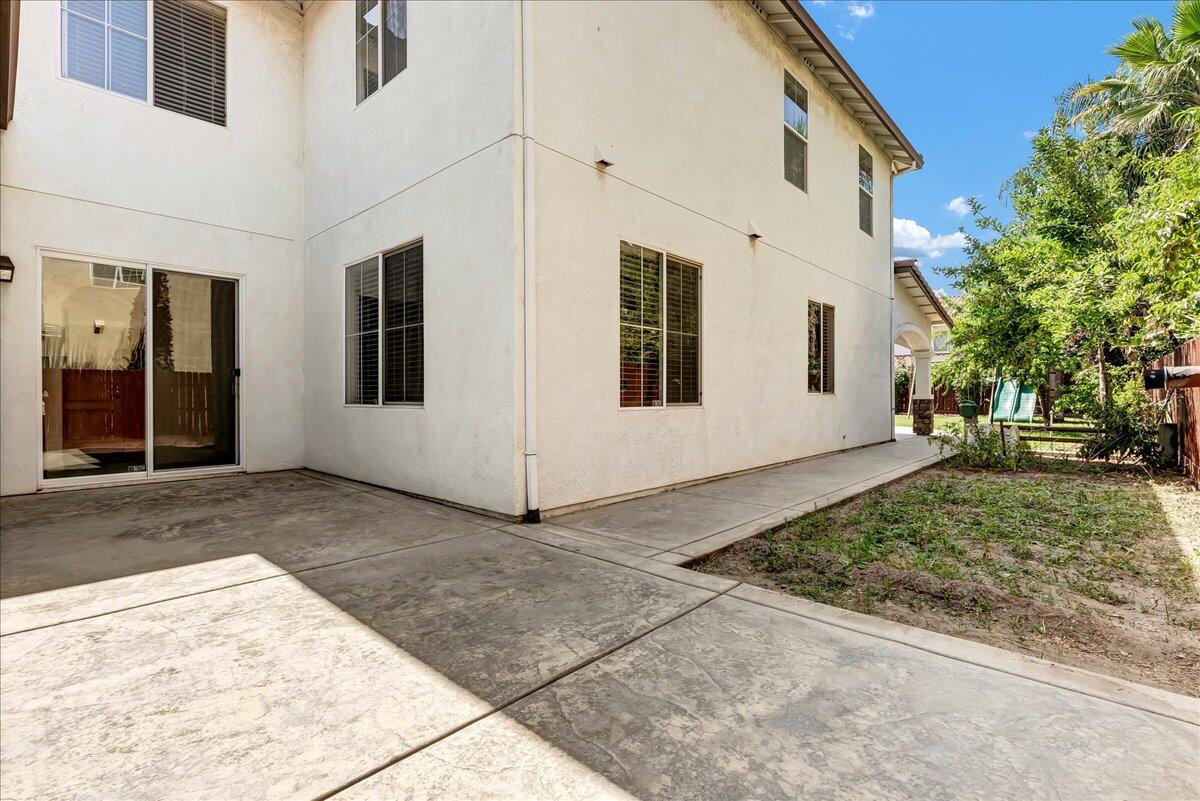 2591 Riviera Ct, Tulare, CA 93274