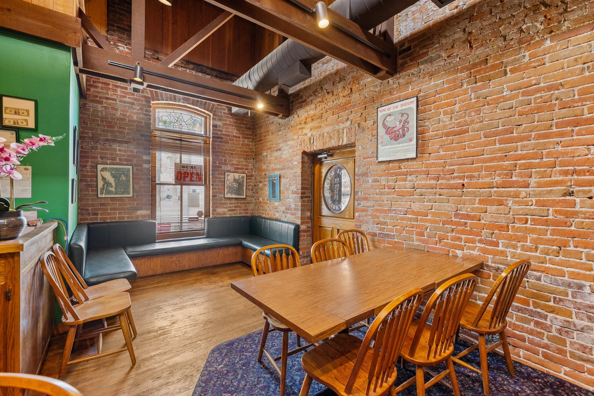 417 E Center Ave, Visalia, CA 93291