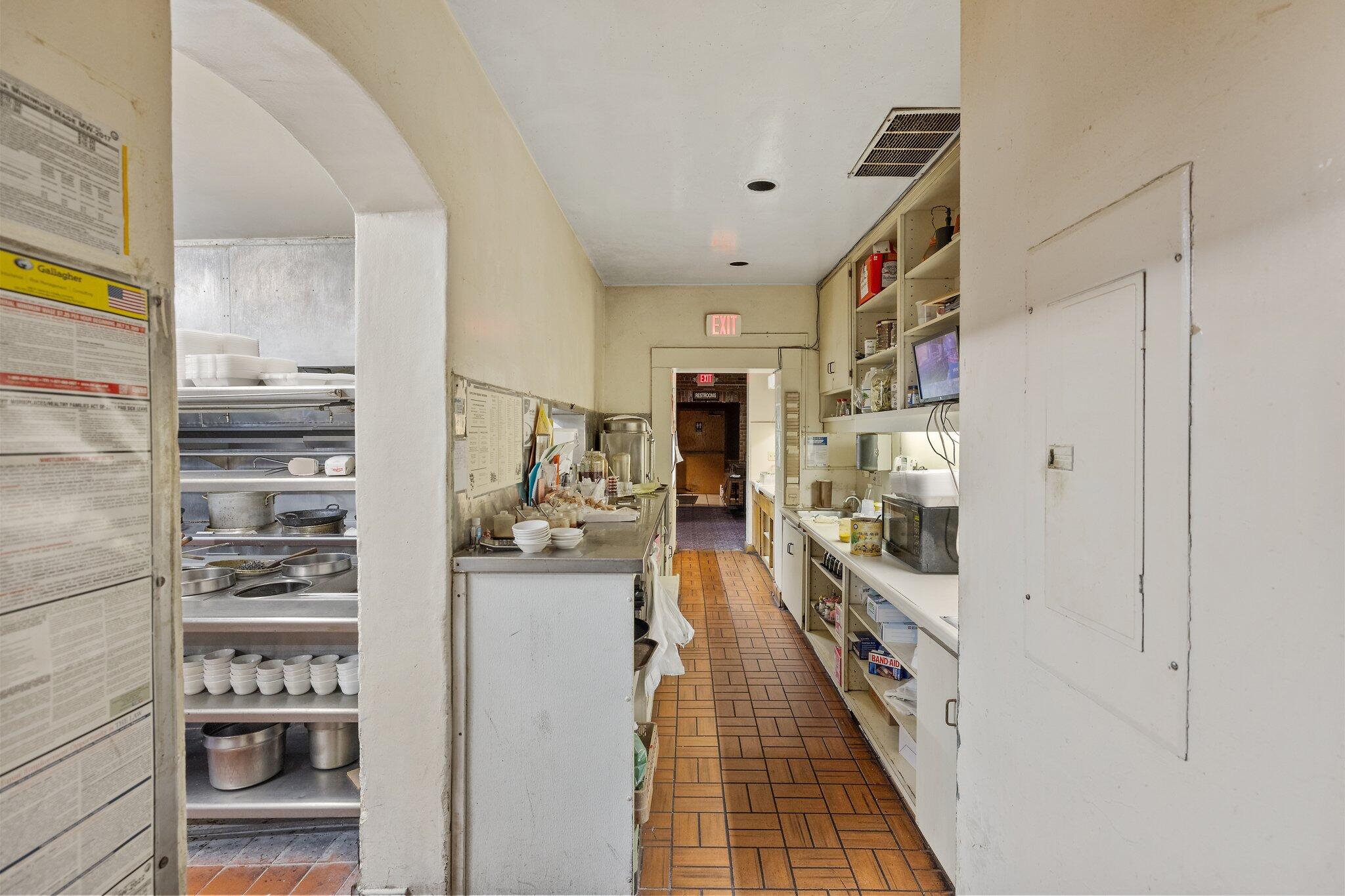 417 E Center Ave, Visalia, CA 93291