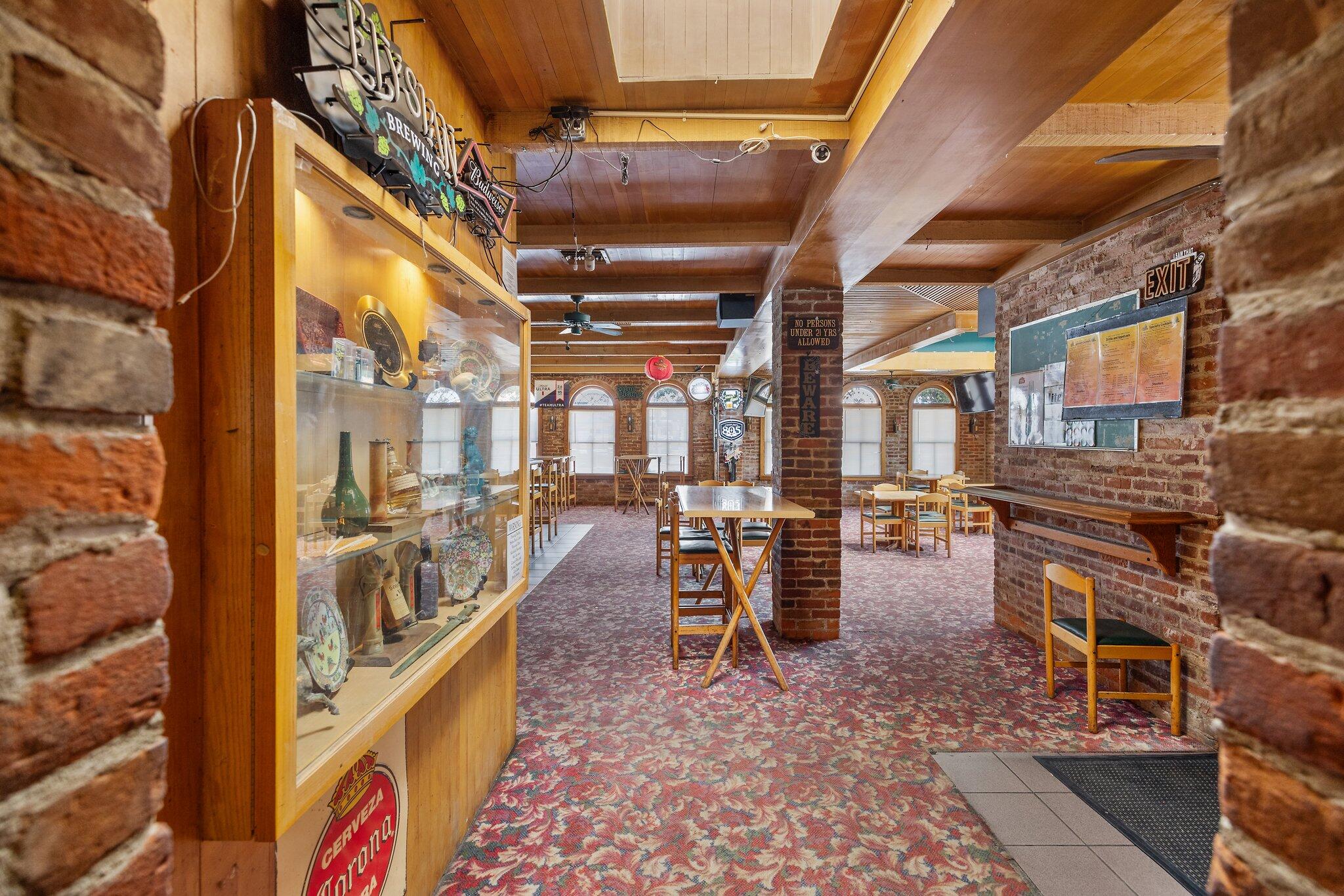 417 E Center Ave, Visalia, CA 93291