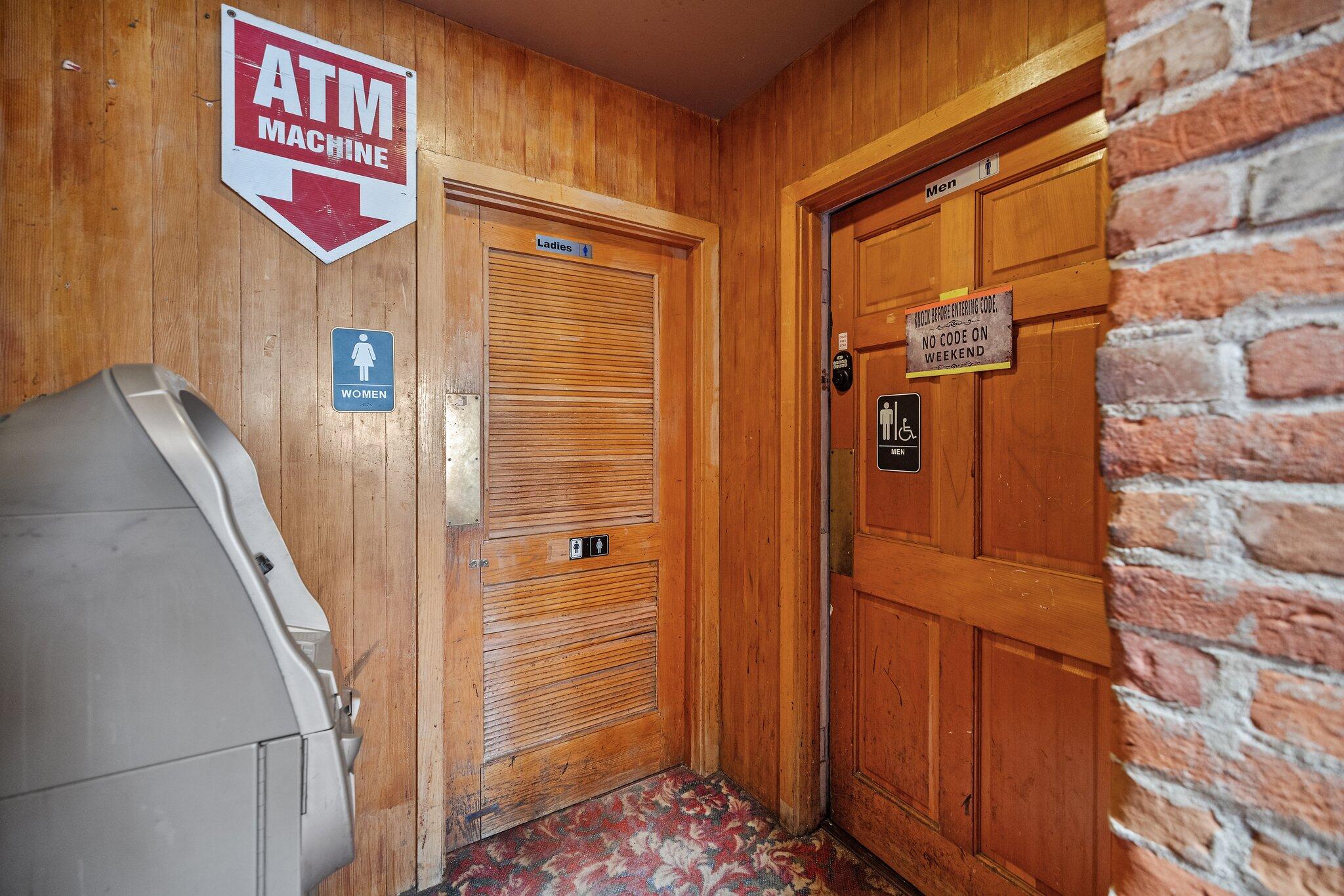 417 E Center Ave, Visalia, CA 93291