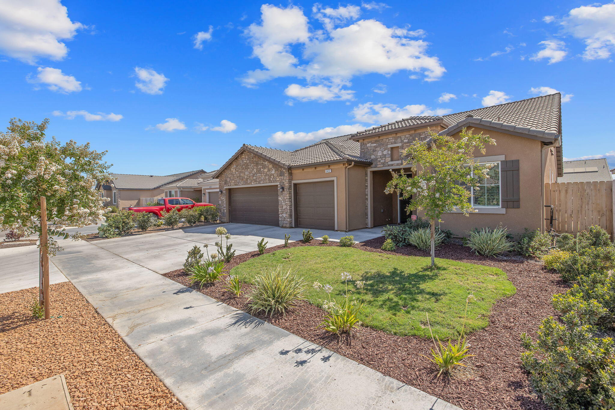 3432 N Atwood Ct, Visalia, CA 93291