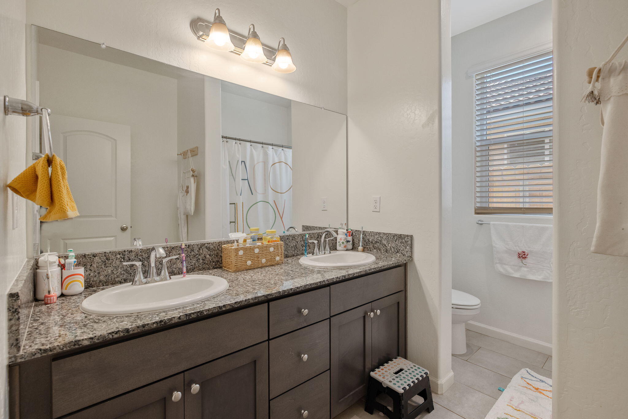 3432 N Atwood Ct, Visalia, CA 93291