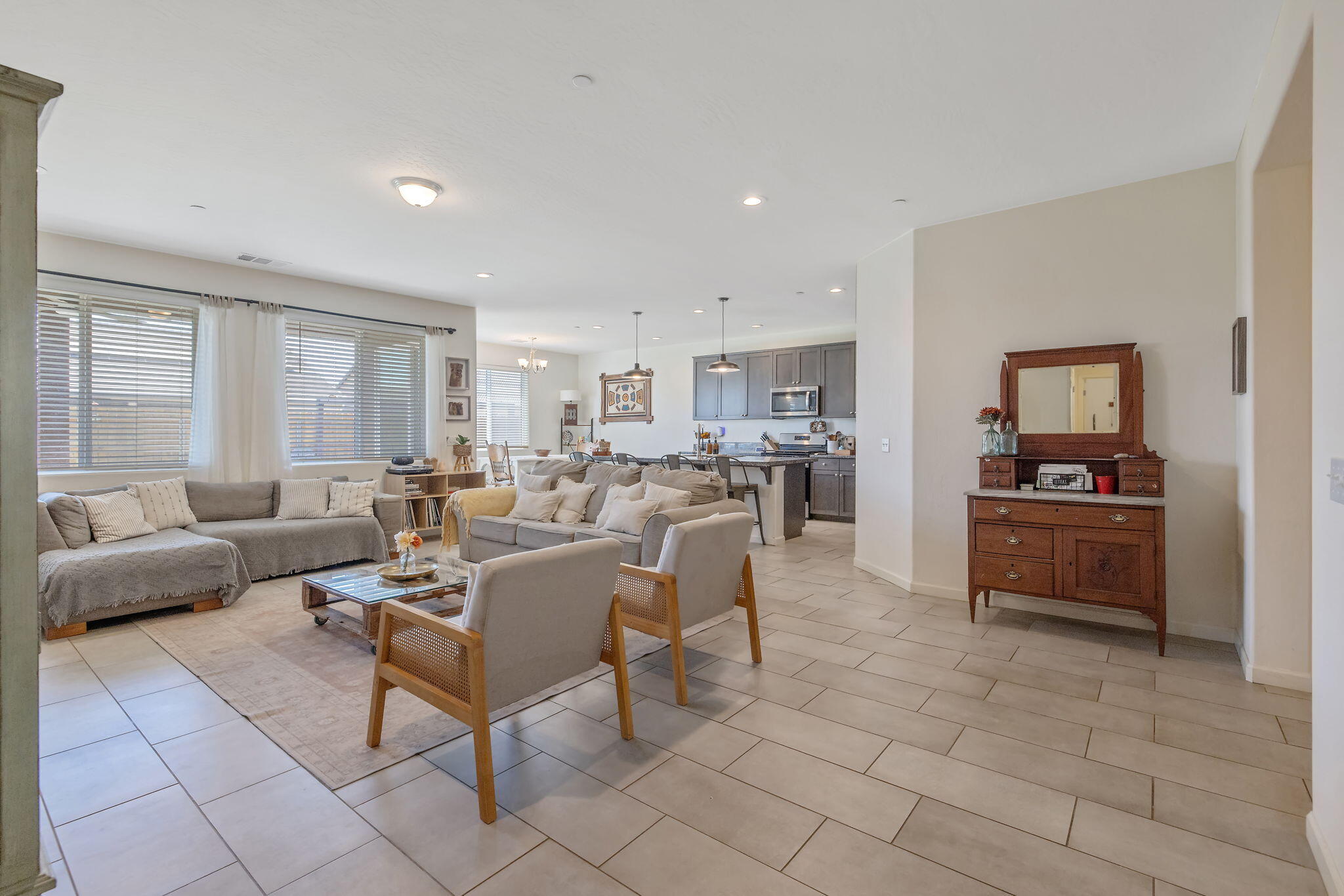 3432 N Atwood Ct, Visalia, CA 93291