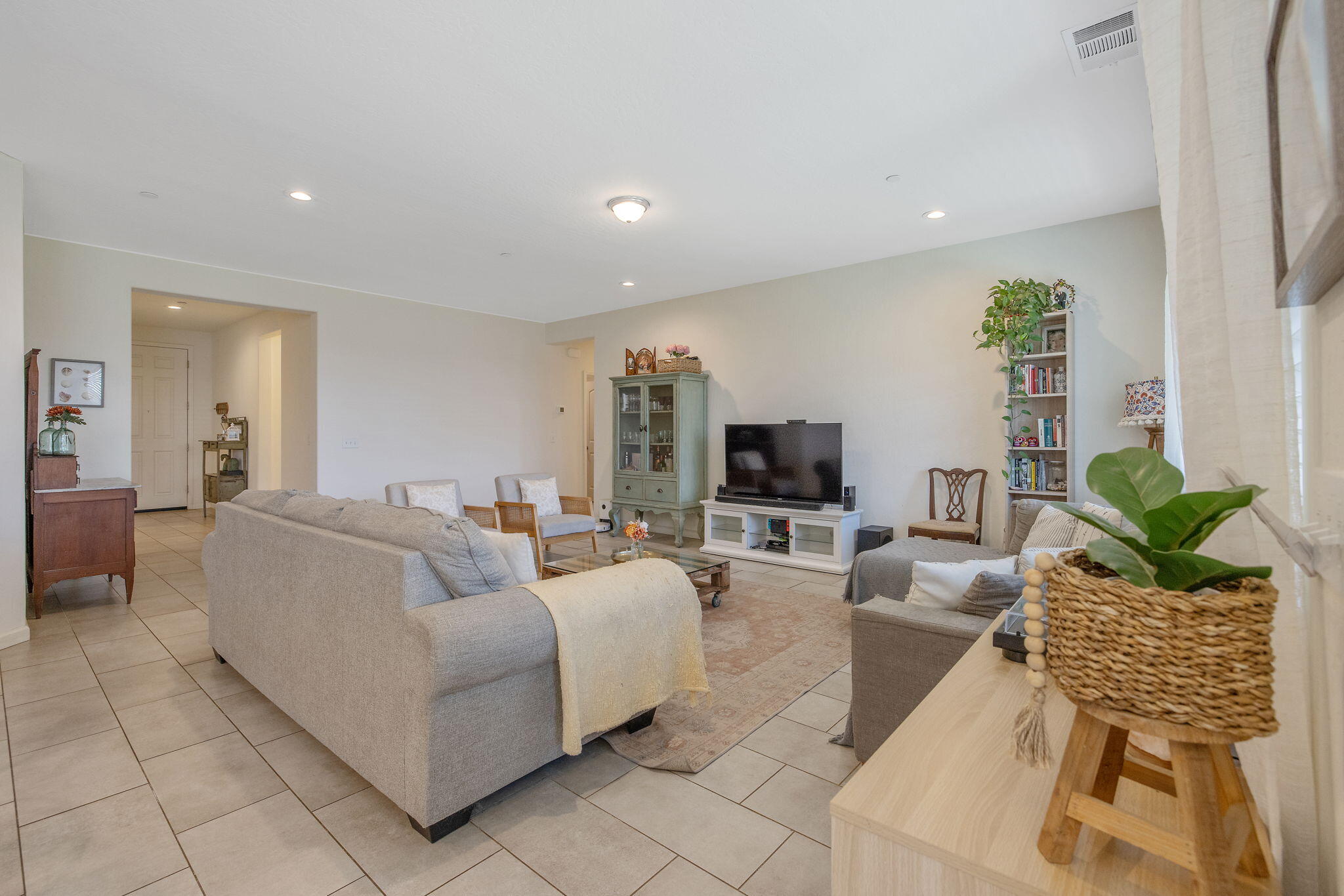3432 N Atwood Ct, Visalia, CA 93291