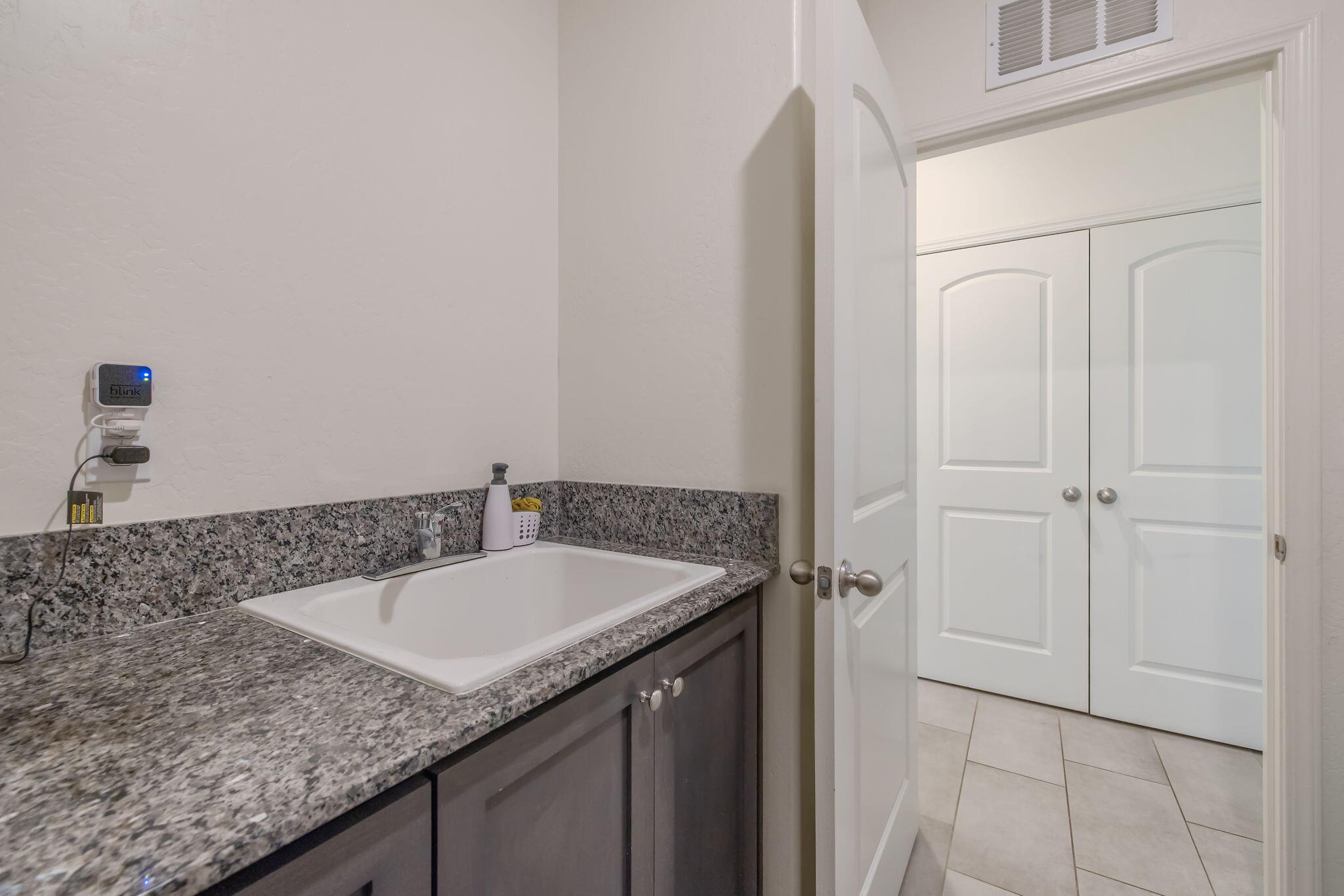 3432 N Atwood Ct, Visalia, CA 93291