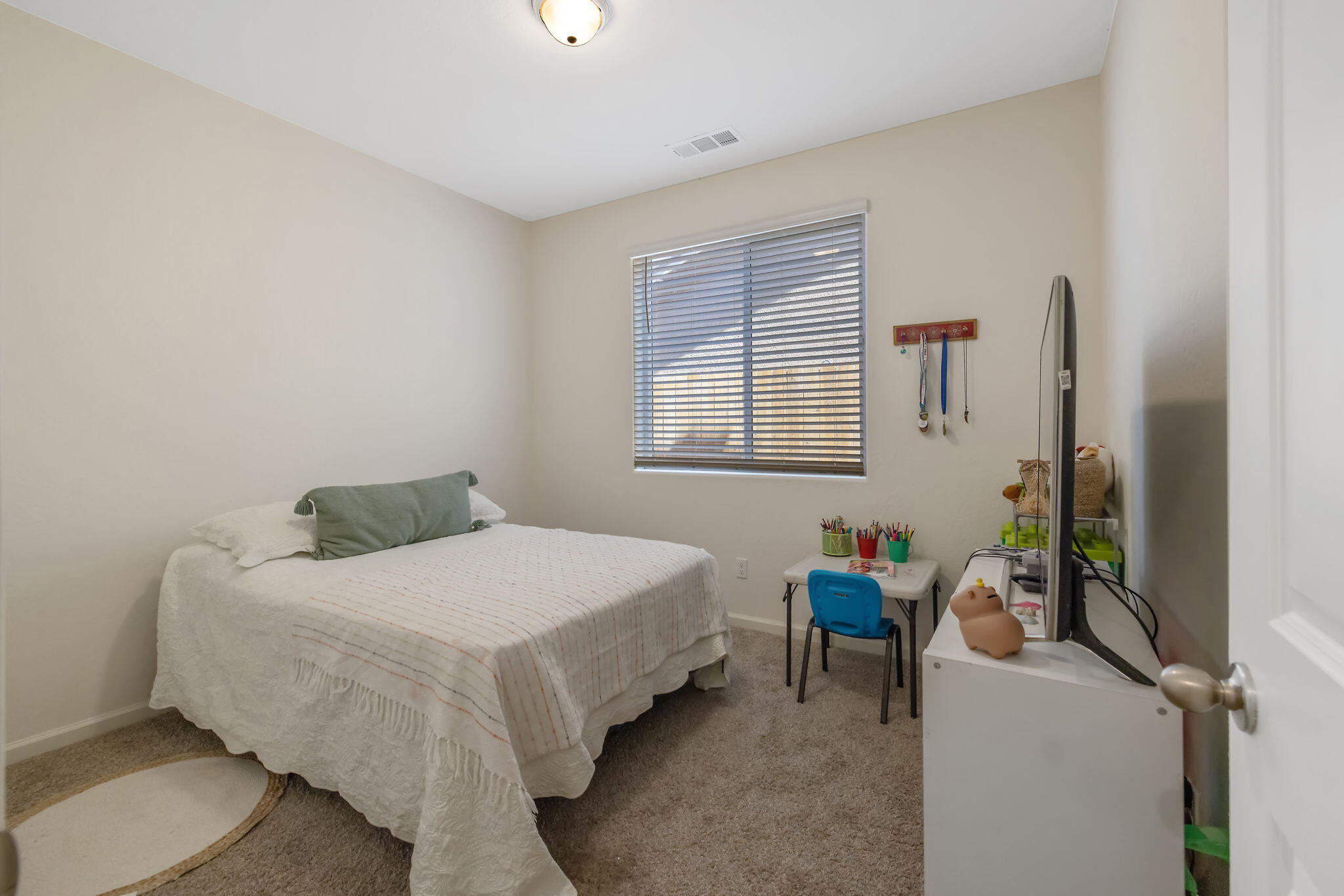 3432 N Atwood Ct, Visalia, CA 93291