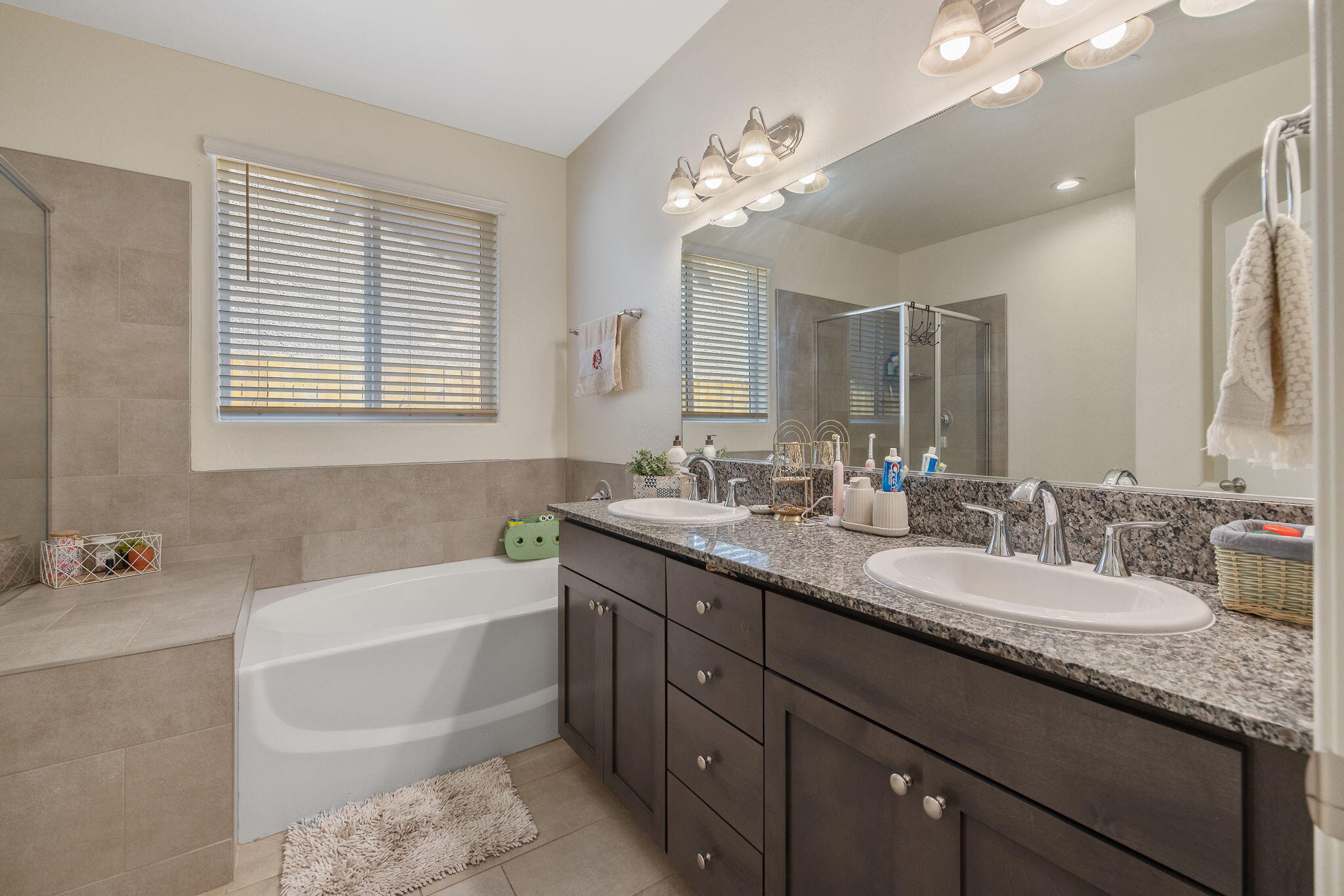 3432 N Atwood Ct, Visalia, CA 93291