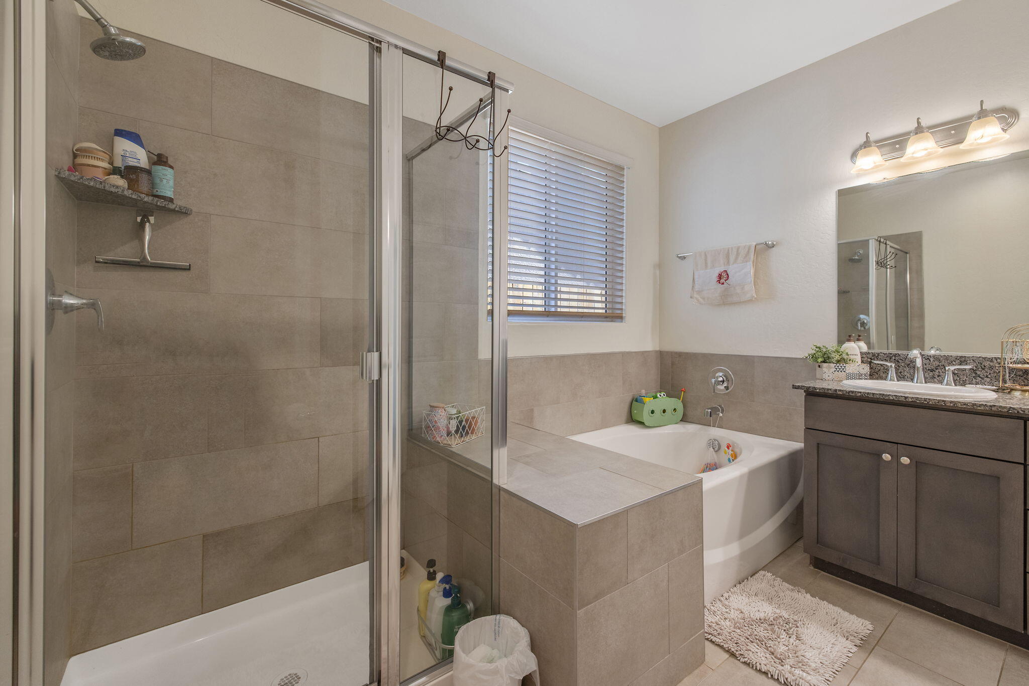 3432 N Atwood Ct, Visalia, CA 93291