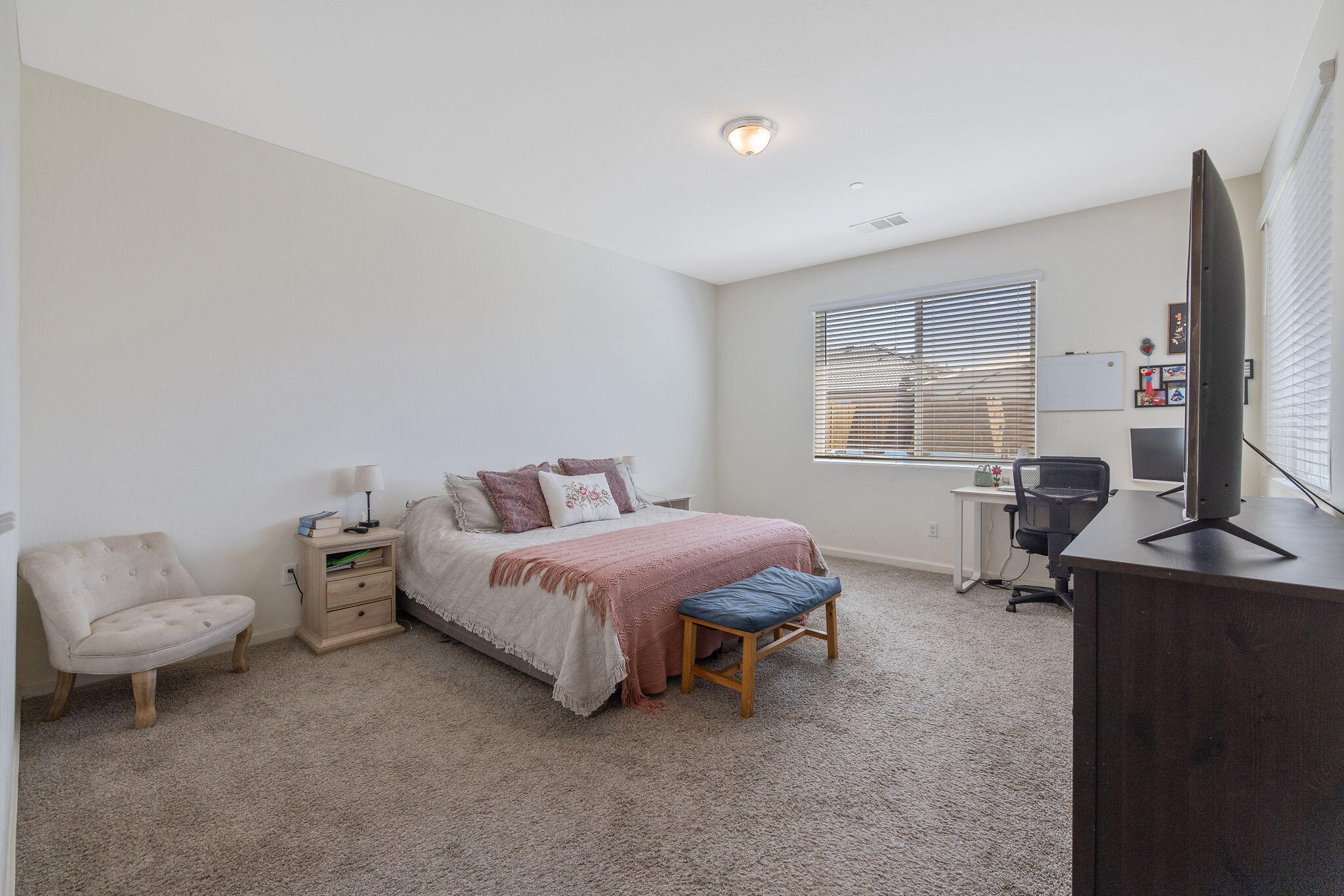 3432 N Atwood Ct, Visalia, CA 93291