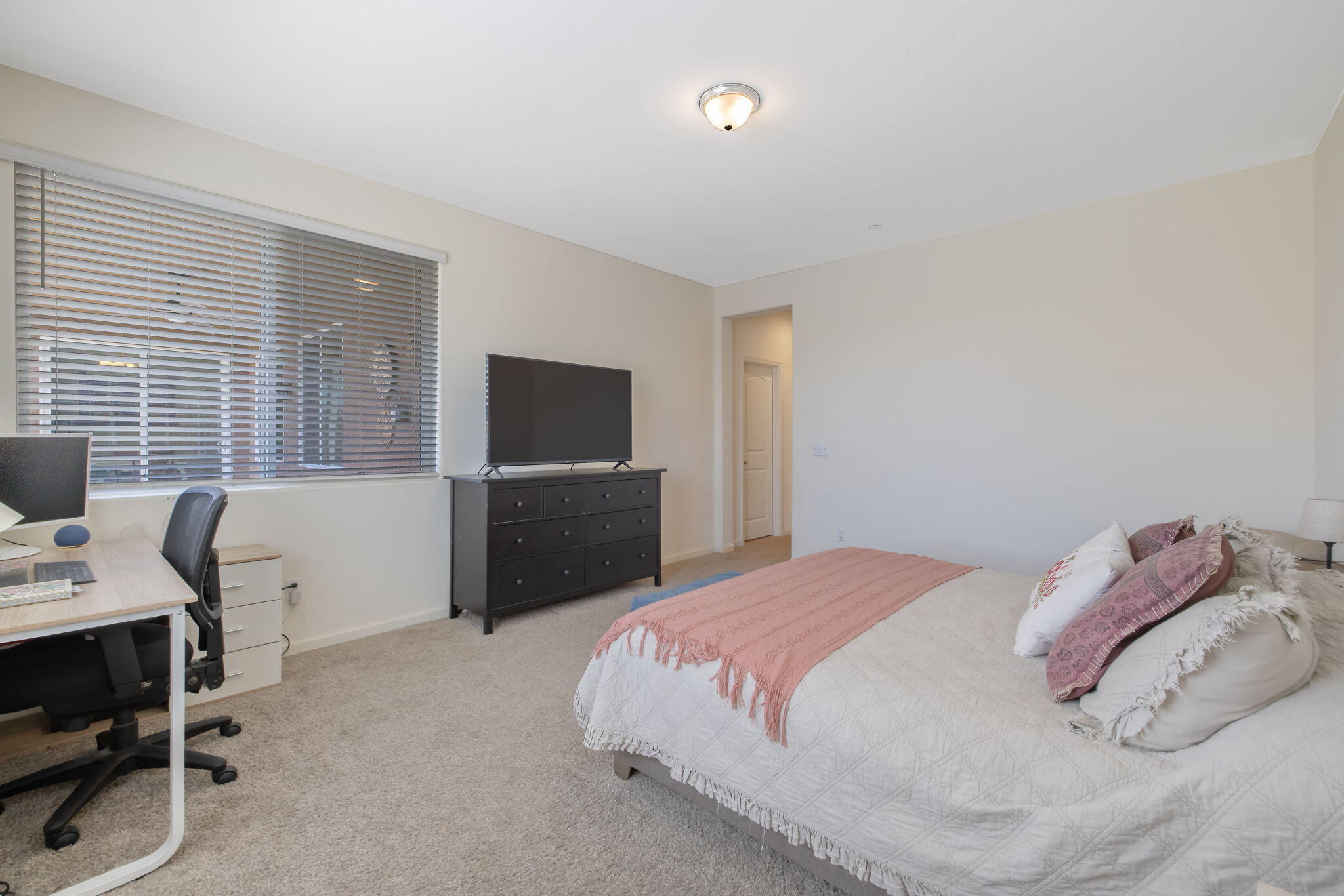3432 N Atwood Ct, Visalia, CA 93291