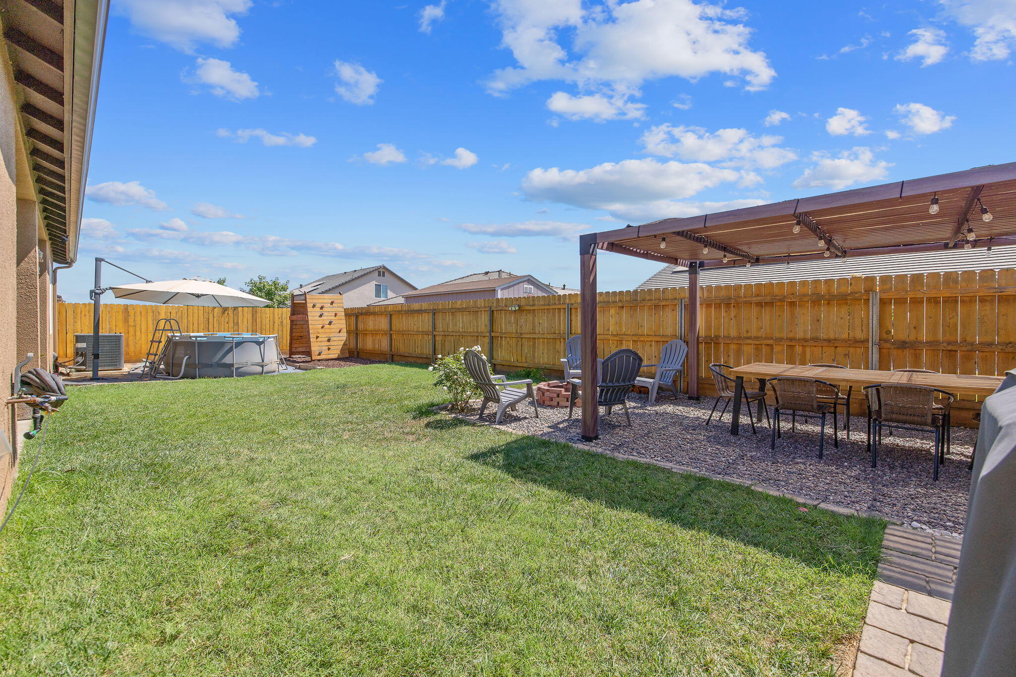 3432 N Atwood Ct, Visalia, CA 93291