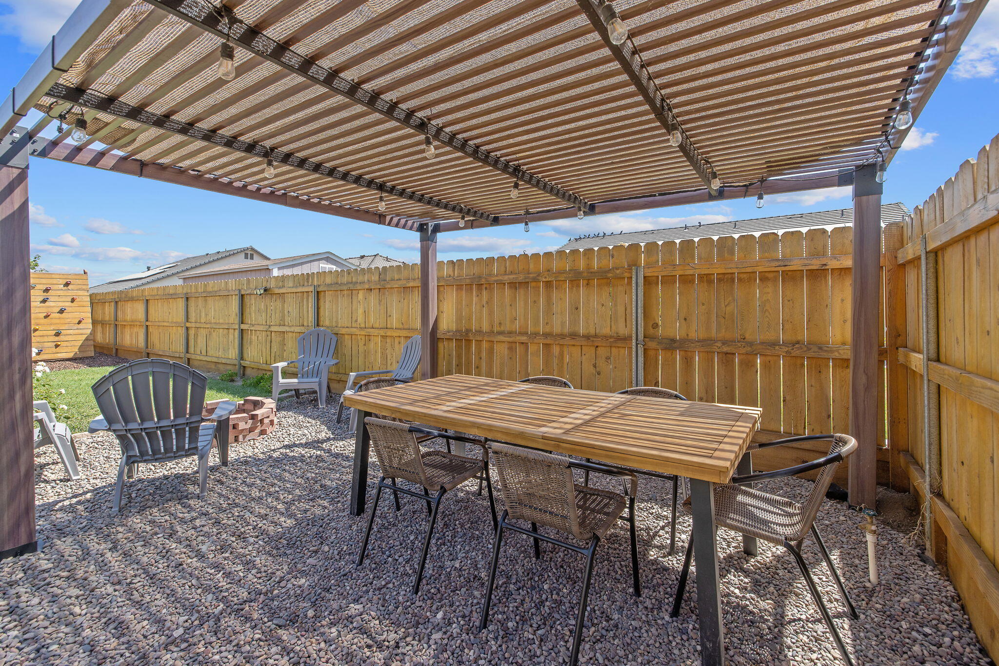 3432 N Atwood Ct, Visalia, CA 93291