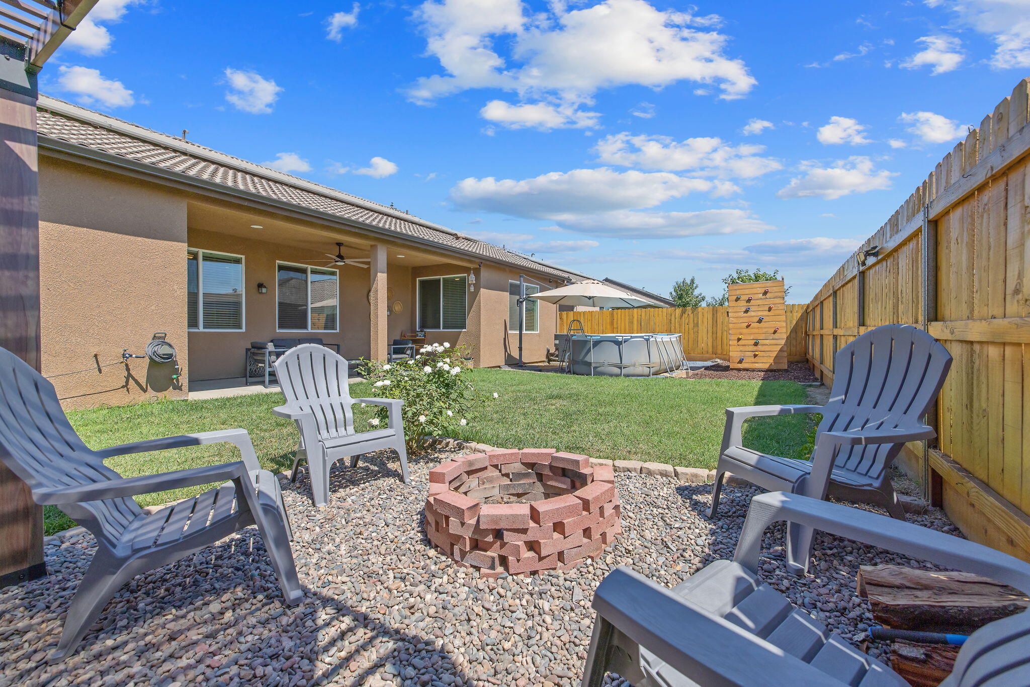 3432 N Atwood Ct, Visalia, CA 93291