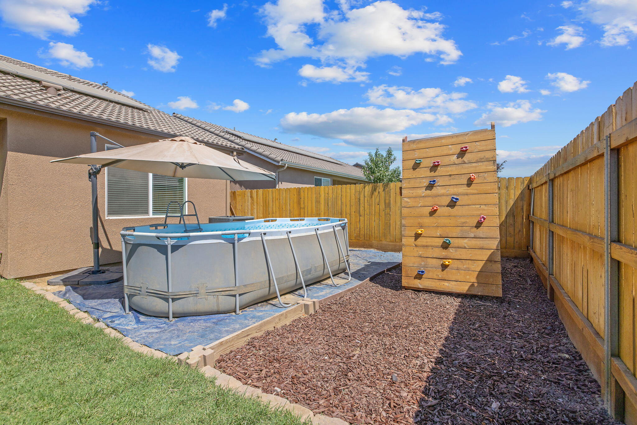 3432 N Atwood Ct, Visalia, CA 93291