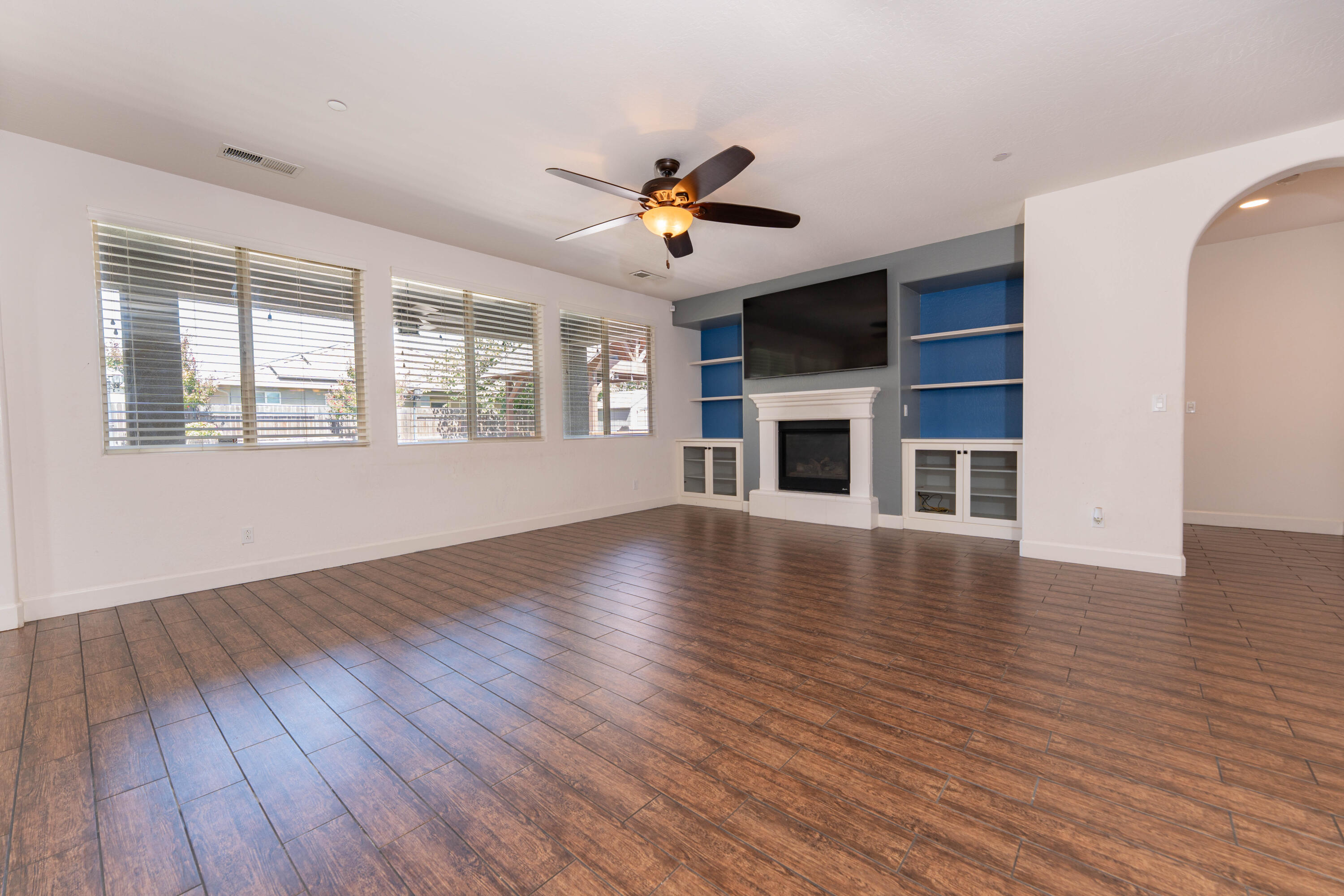 2896 Channel Reef Ave, Tulare, CA 93274