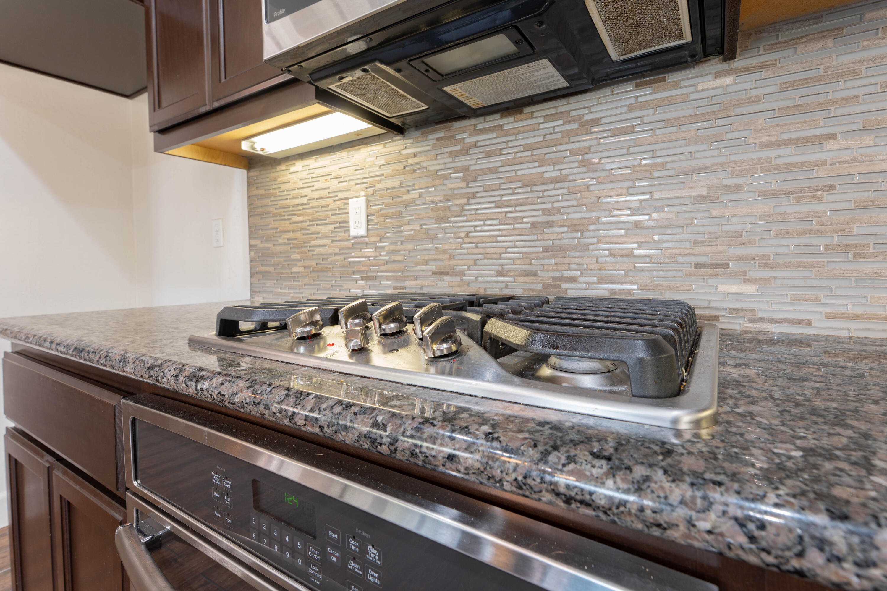 2896 Channel Reef Ave, Tulare, CA 93274