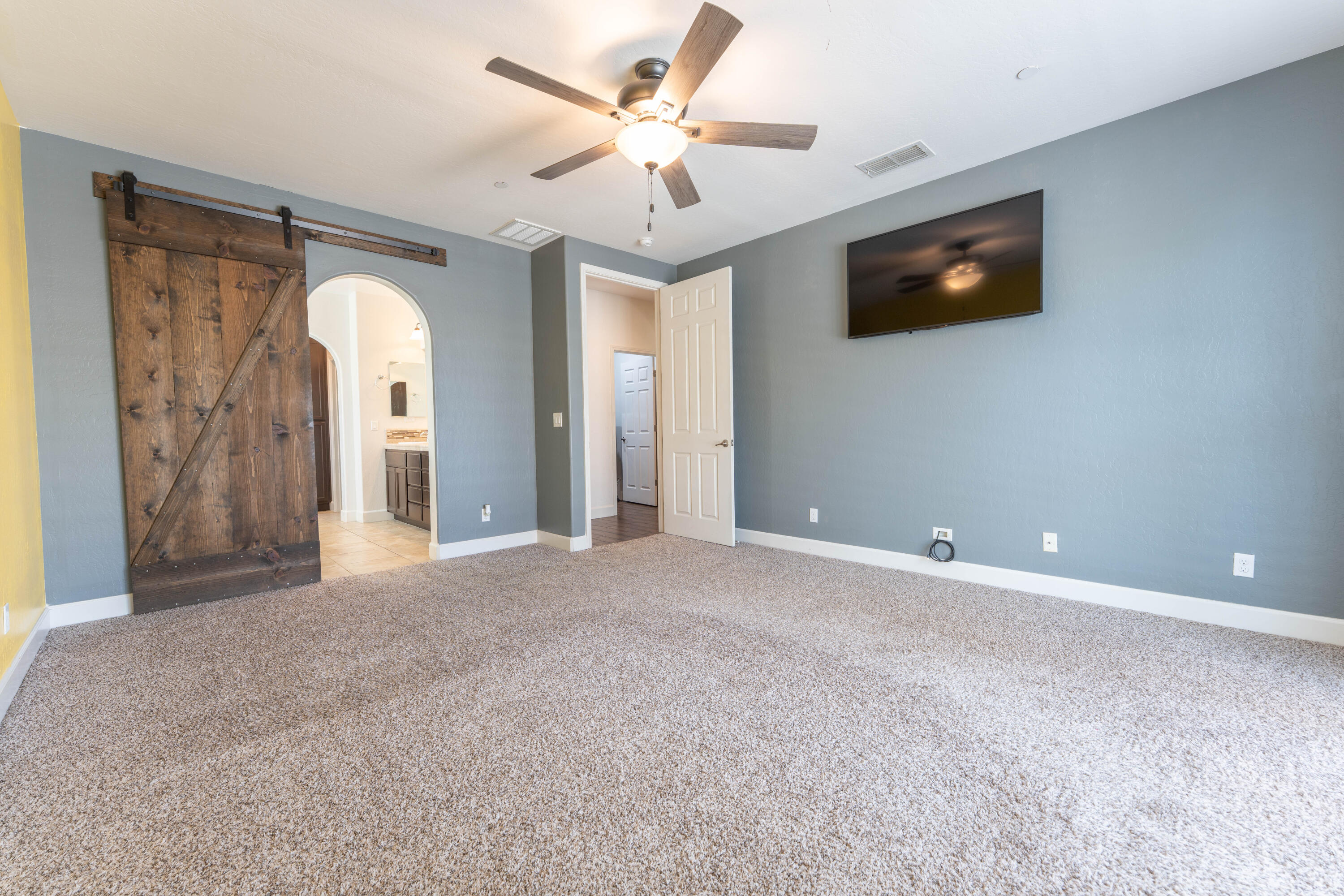 2896 Channel Reef Ave, Tulare, CA 93274