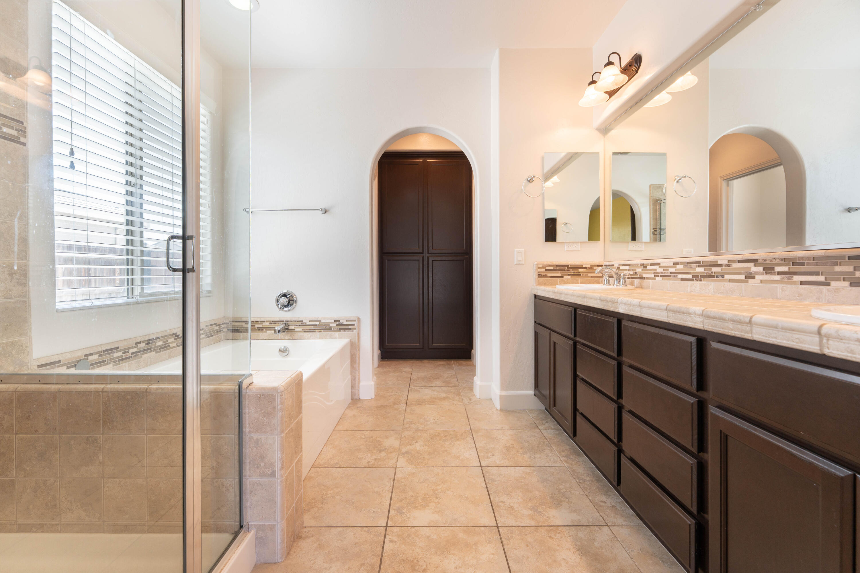 2896 Channel Reef Ave, Tulare, CA 93274